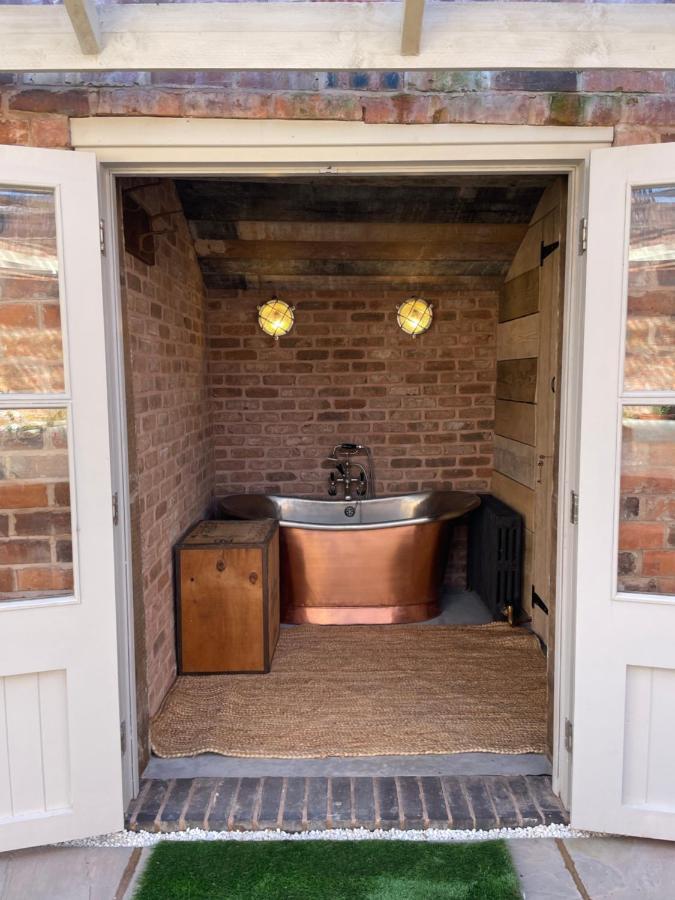 The Walled Garden At Cheshire Boutique Bathhouse Nantwich Eksteriør bilde