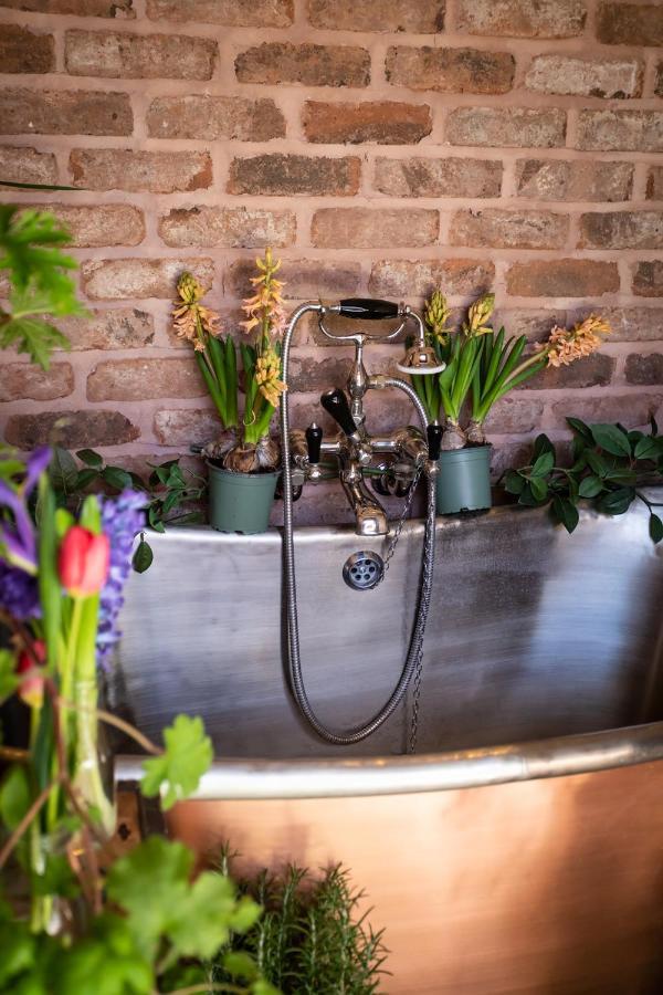 The Walled Garden At Cheshire Boutique Bathhouse Nantwich Eksteriør bilde