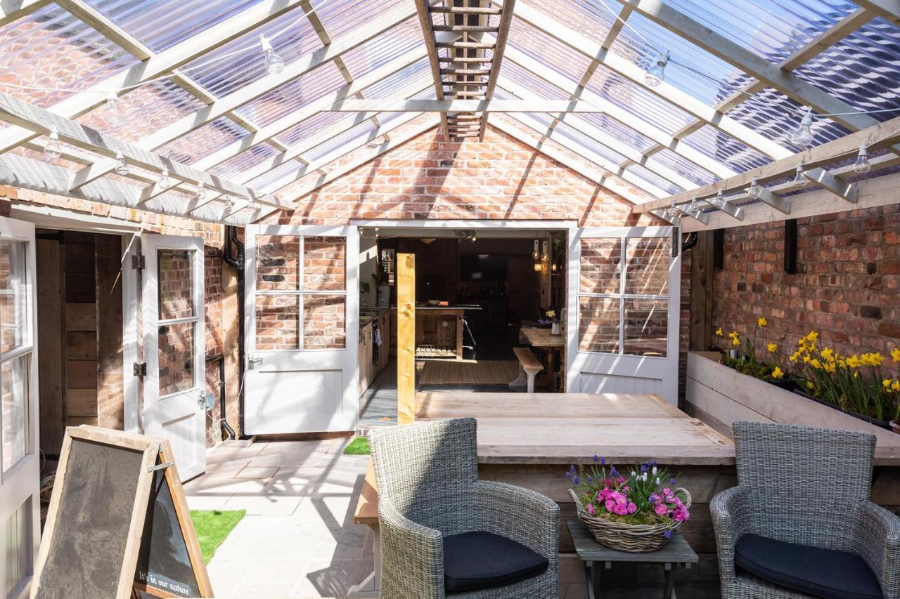 The Walled Garden At Cheshire Boutique Bathhouse Nantwich Eksteriør bilde