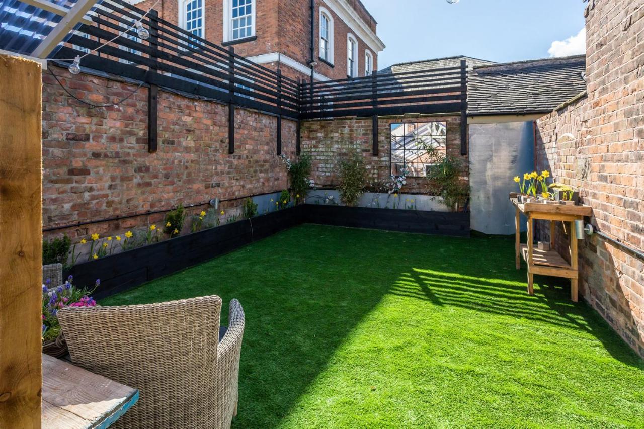 The Walled Garden At Cheshire Boutique Bathhouse Nantwich Eksteriør bilde