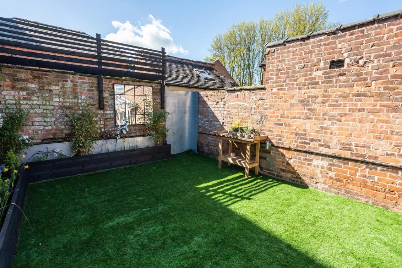 The Walled Garden At Cheshire Boutique Bathhouse Nantwich Eksteriør bilde